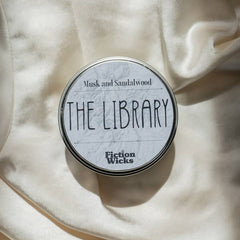 Fictionwicks The Library 75 g musk and sandalwood candle